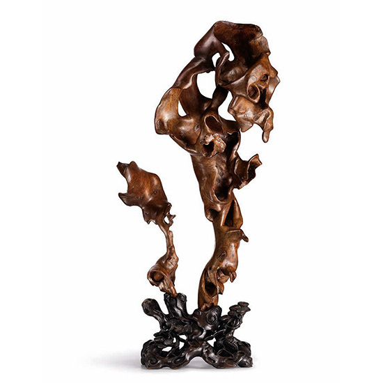 A LARGE ‘GRANDFATHER AND GRANDSON’ BURLWOOD SCULPTURE